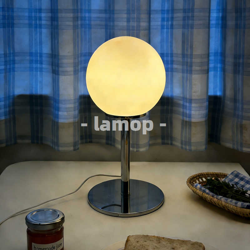 Decor Lighting Lamps - Melkwitte massieve globe chromen dunne paal