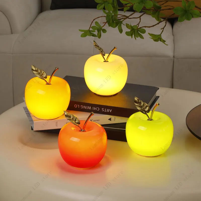 Decor Lighting Cy - AAA batterij-aangedreven LED Apple tafellamp fruitvormige